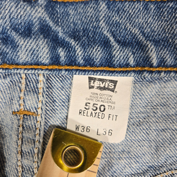 Vintage Levi’s 550 Jeans 34x34 Made in USA 1996 Light Wash Relaxed Fit Tapered - Picture 5 of 14